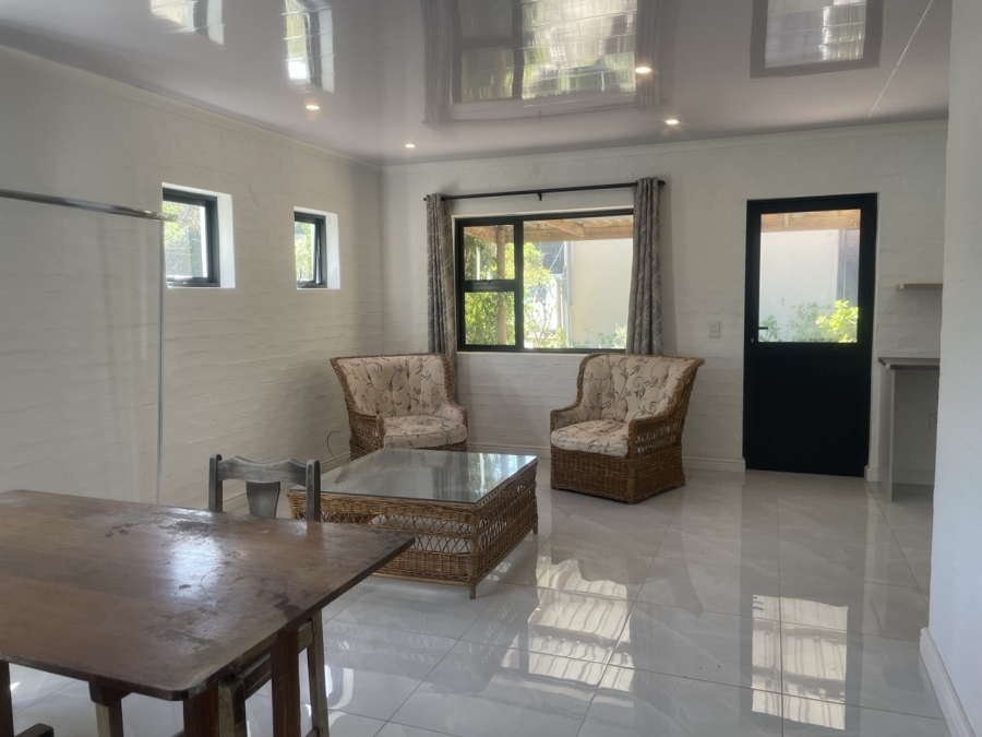 To Let 2 Bedroom Property for Rent in Crofters Valley Western Cape